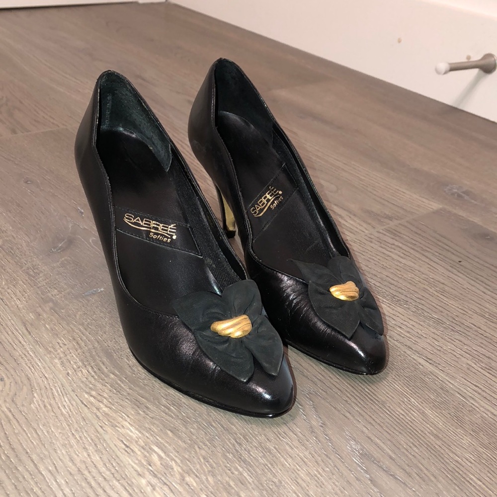 Black Heels w/ Gold Bow